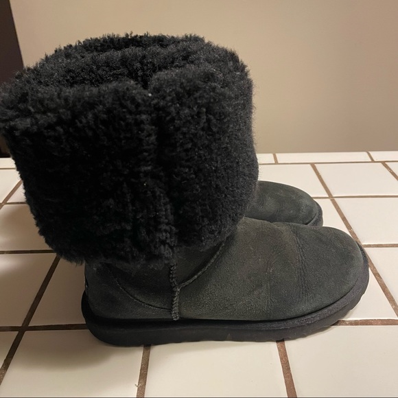 UGG Shoes - UGG short black boots .size 7